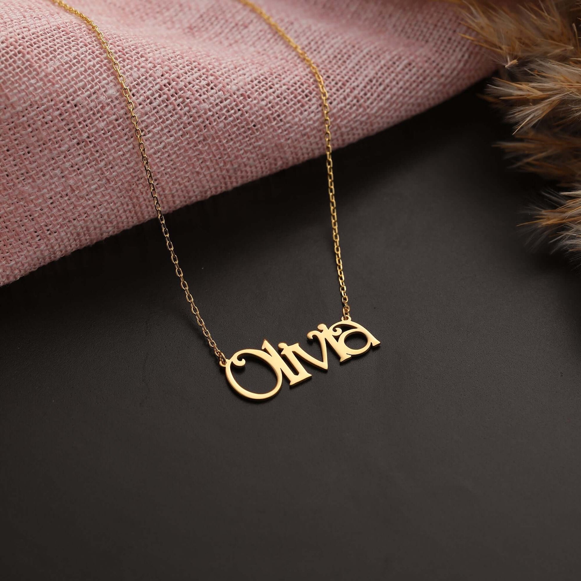 Kişiye Özel Modern Blok Fontlu Gümüş İsimli Kolye - ÖzelSen