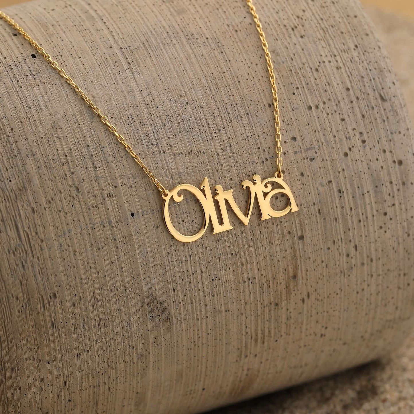 Kişiye Özel Modern Blok Fontlu Gümüş İsimli Kolye - ÖzelSen