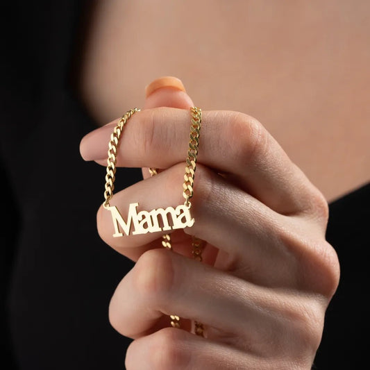 Klasik Blok Fontlu Gümüş İsme Özel Kolye - ÖzelSen