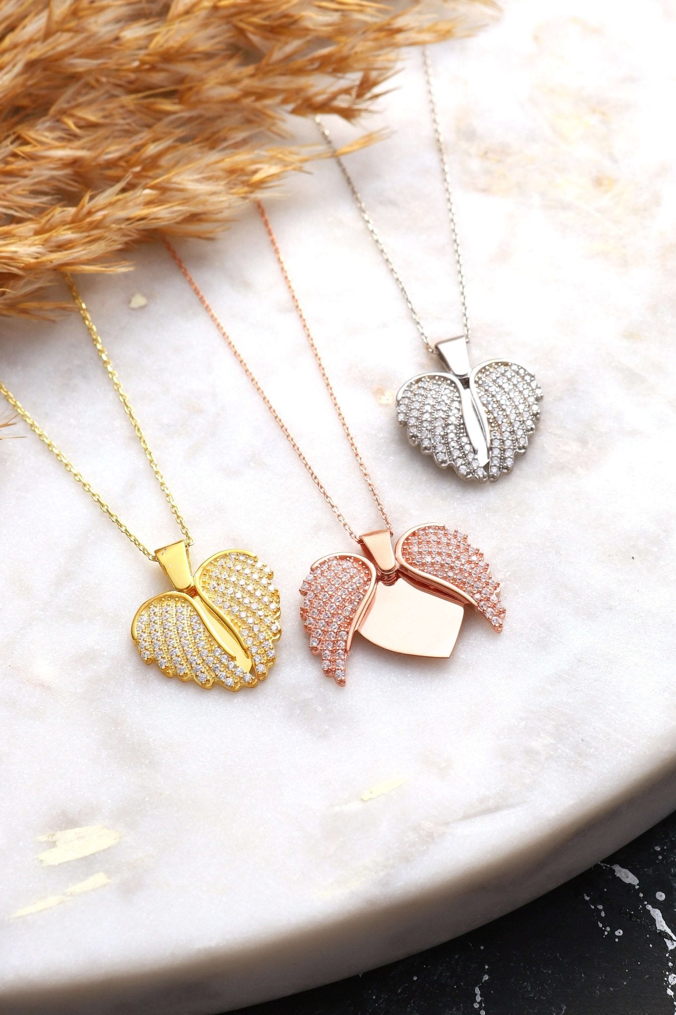 Melek Kanatlı Kalpli 925 Ayar Gümüş İsimli Kolye - ÖzelSen