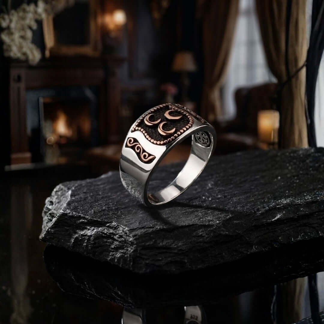 Otantik Gümüş Zeminli Özel Dizayn Üç Hilal Erkek Yüzük - ÖzelSen