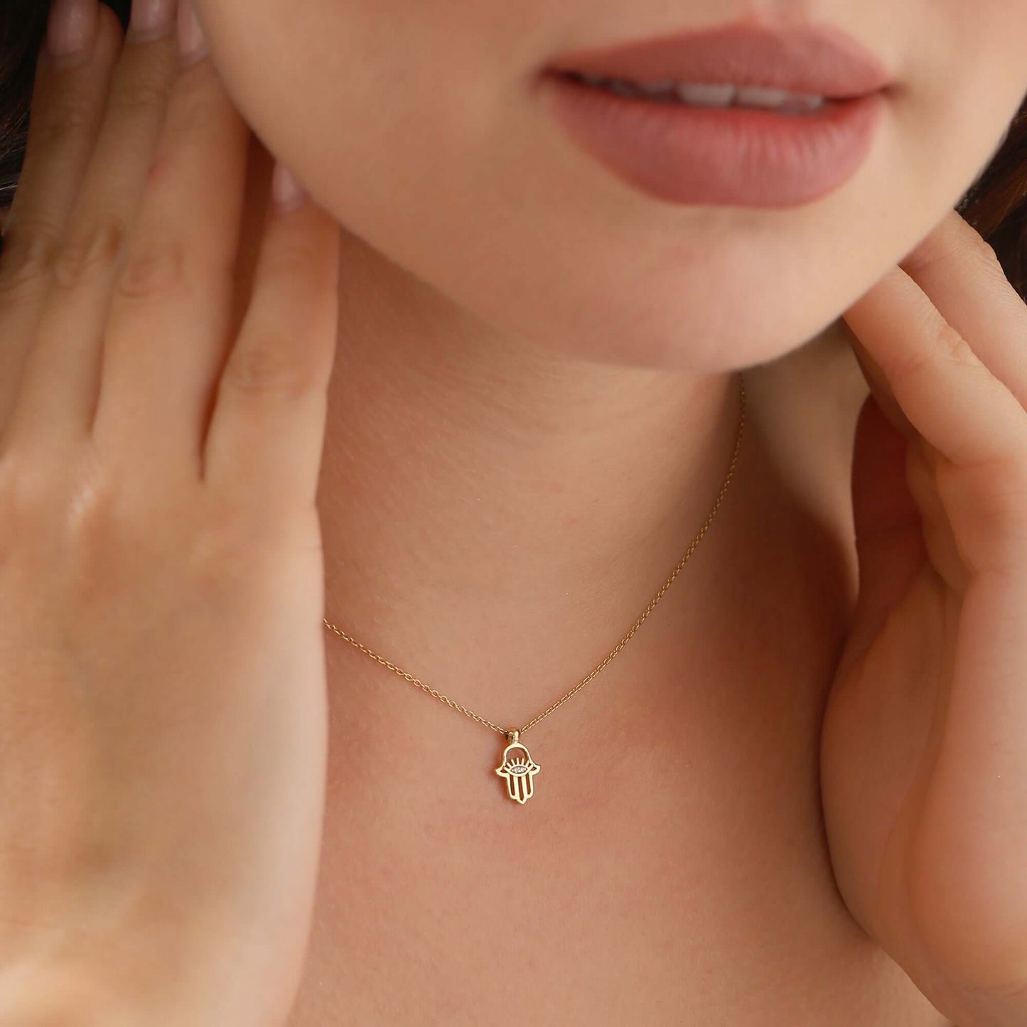 ÖzelSen 925 Ayar Gümüş Fatma Ana Eli Minimal Kolye - ÖzelSen