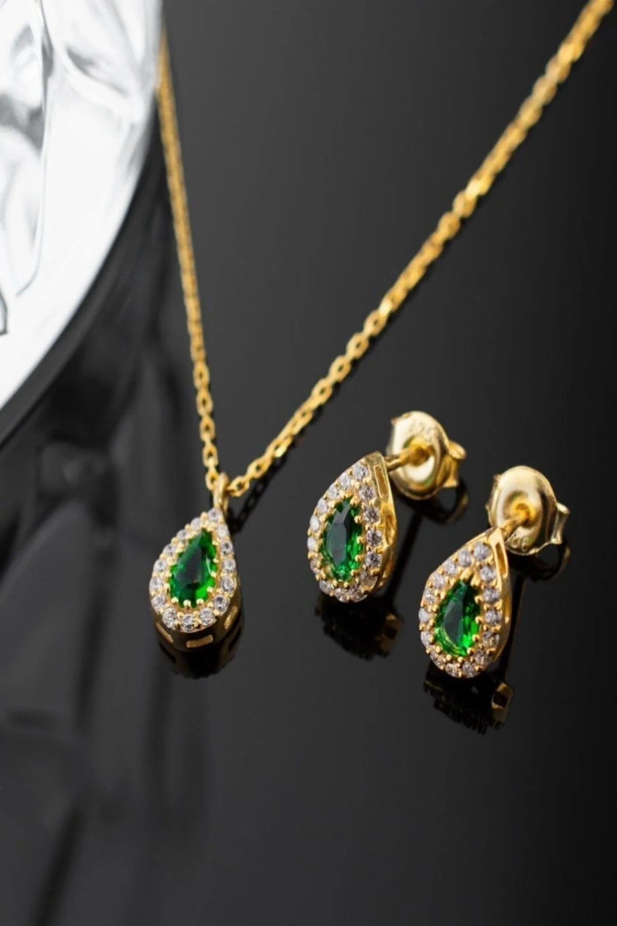 Mayıs Ayı Doğum Taşı (Emerald) 925 Ayar Altın Kaplama Gümüş Set