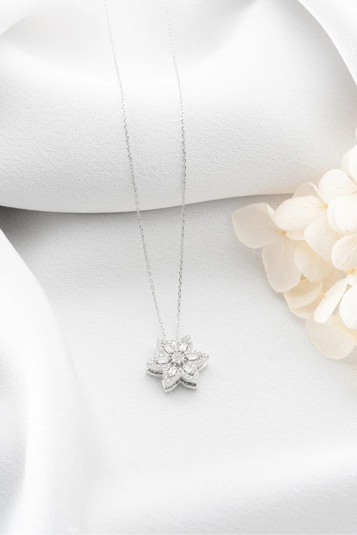 DÖNEN LOTUS ÇİÇEĞİ | 925 Ayar Gümüş Kolye