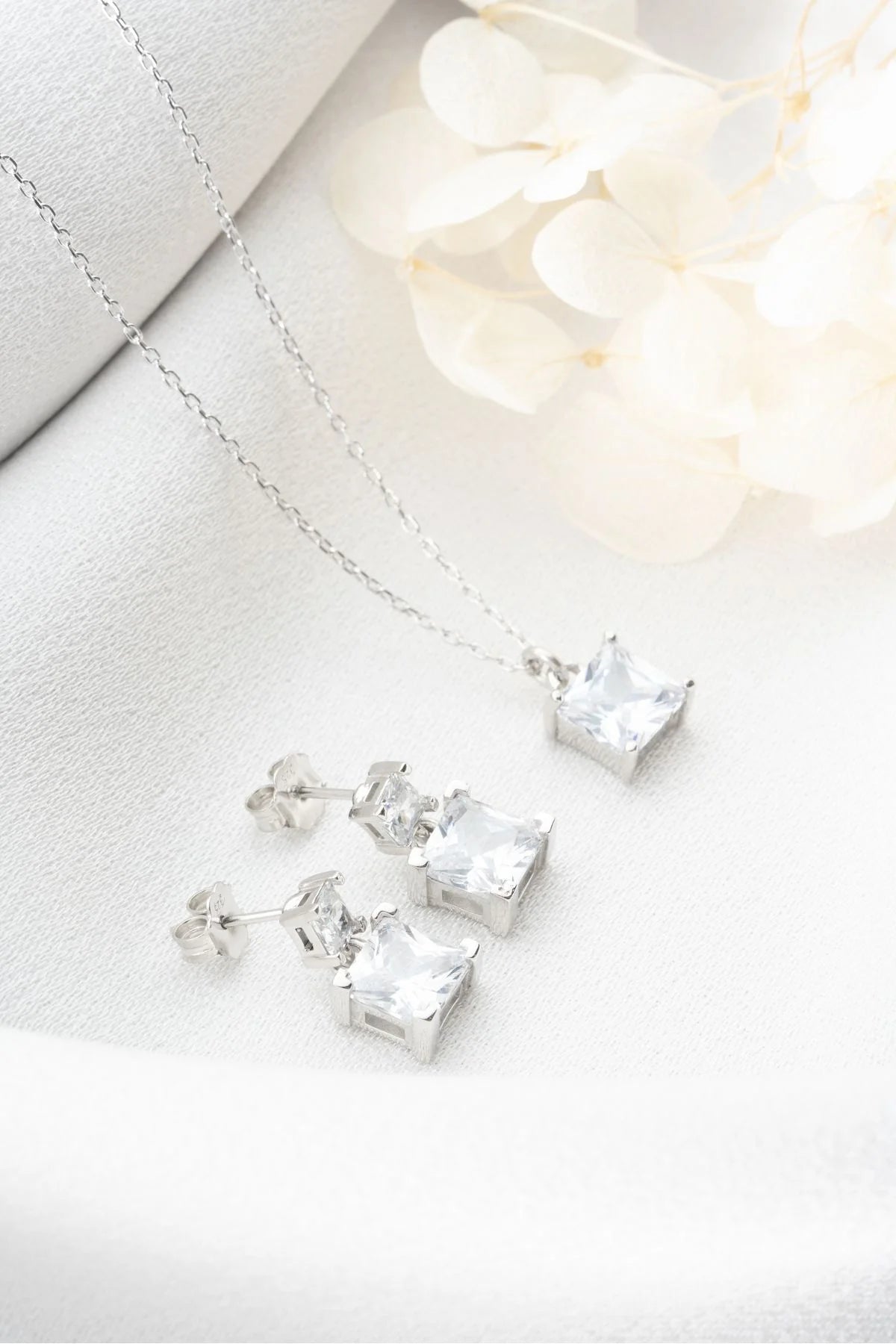 Baget Taşlı 925 Ayar Gümüş Set – 2