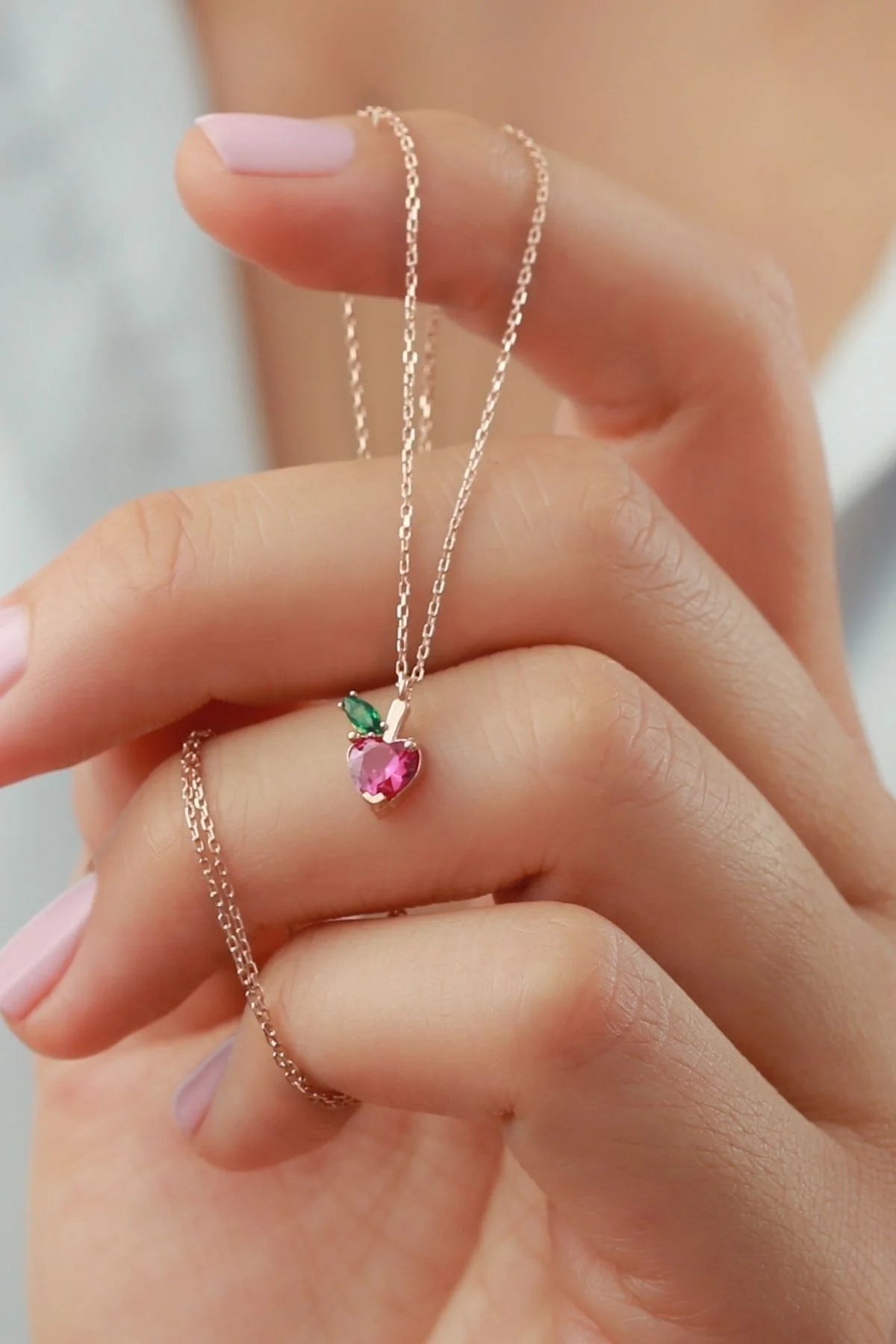 Elma 925 Ayar Rose Kaplama Gümüş Kolye