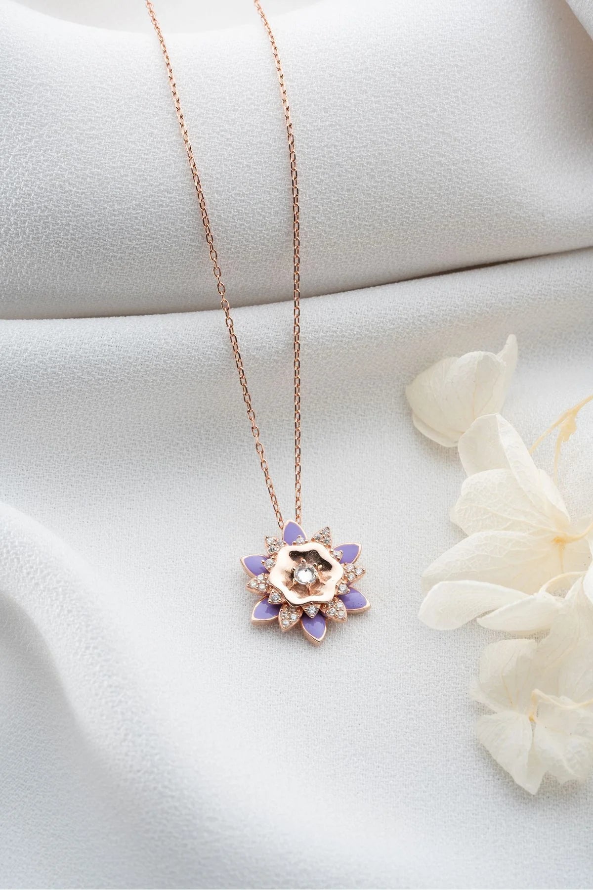Mineli Lotus Çiçeği 925 Ayar Rose Kaplama Gümüş Kolye