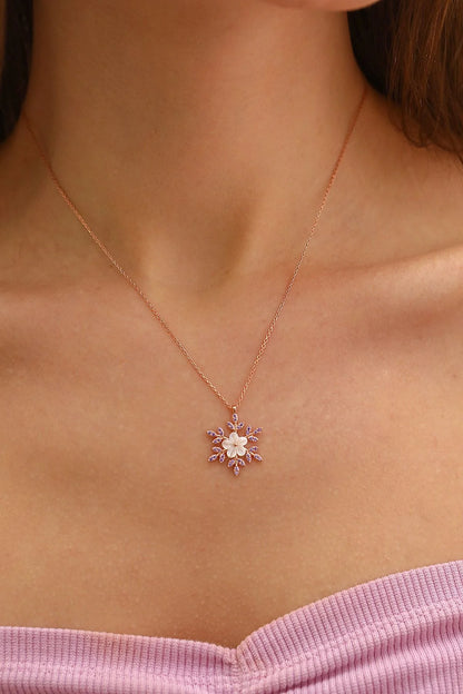 Sedefli Güllü Kartanesi 925 Ayar Rose Kaplama Gümüş Kolye