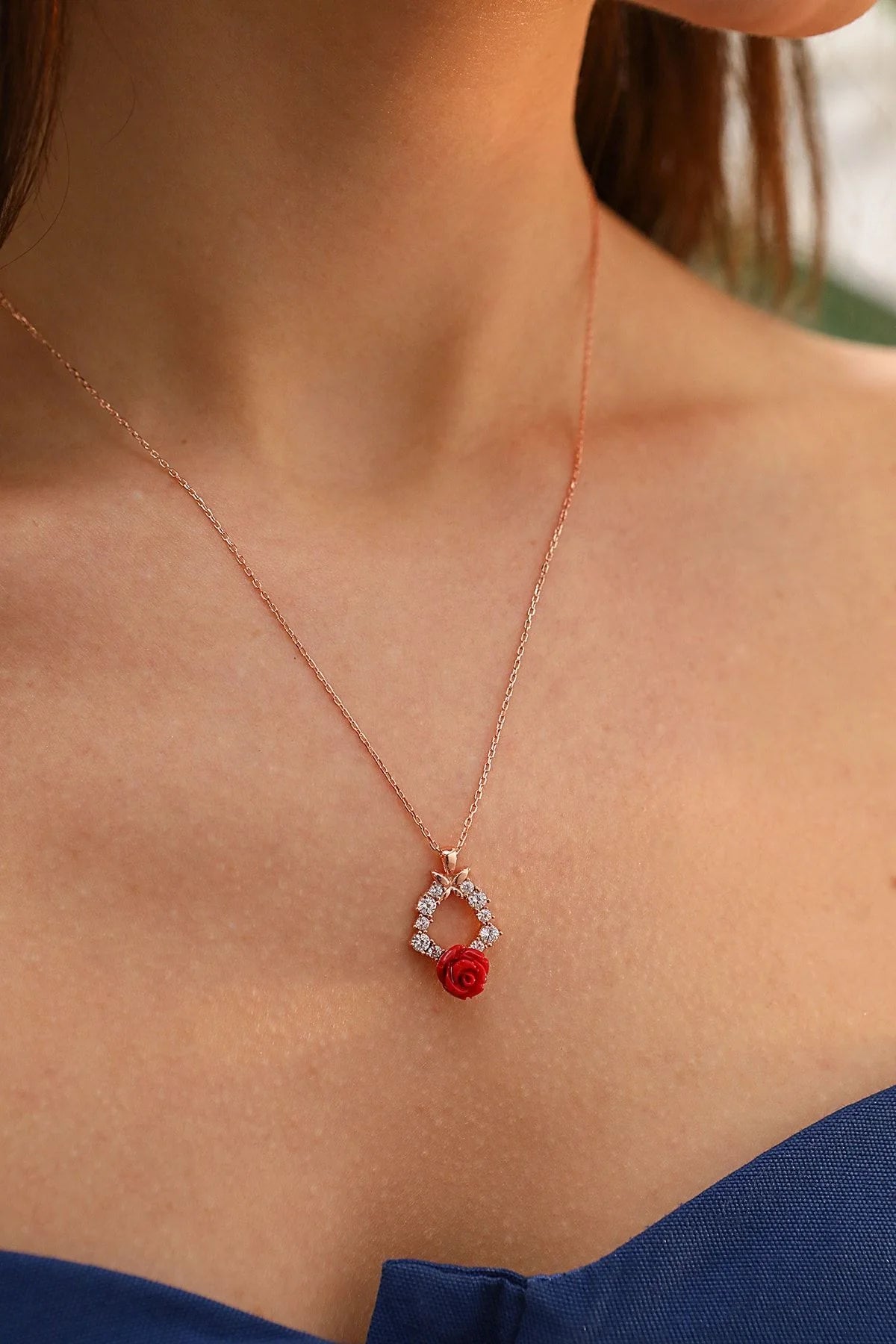 Zirkon Taşlı Damla Gül 925 Ayar Rose Kaplama Gümüş Kolye