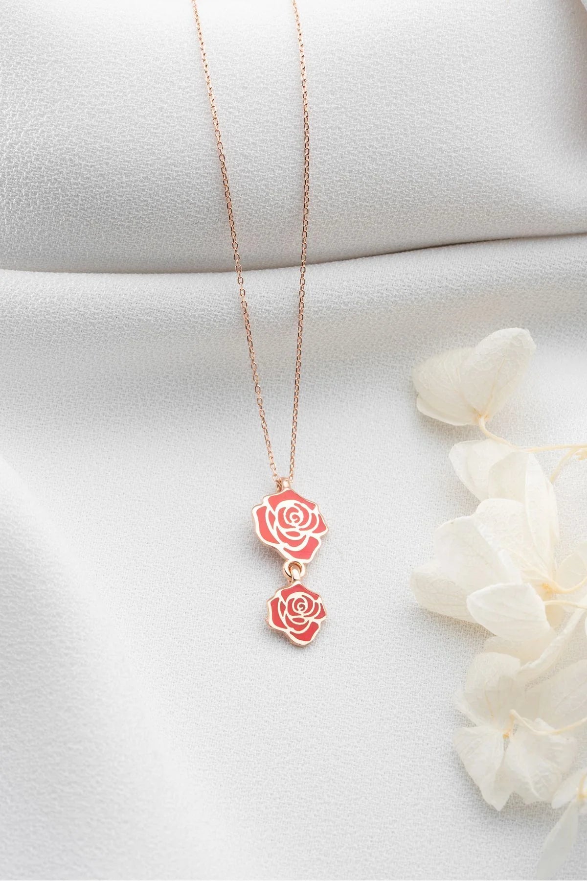 Güllü 925 Ayar Rose Kaplama Gümüş Kolye
