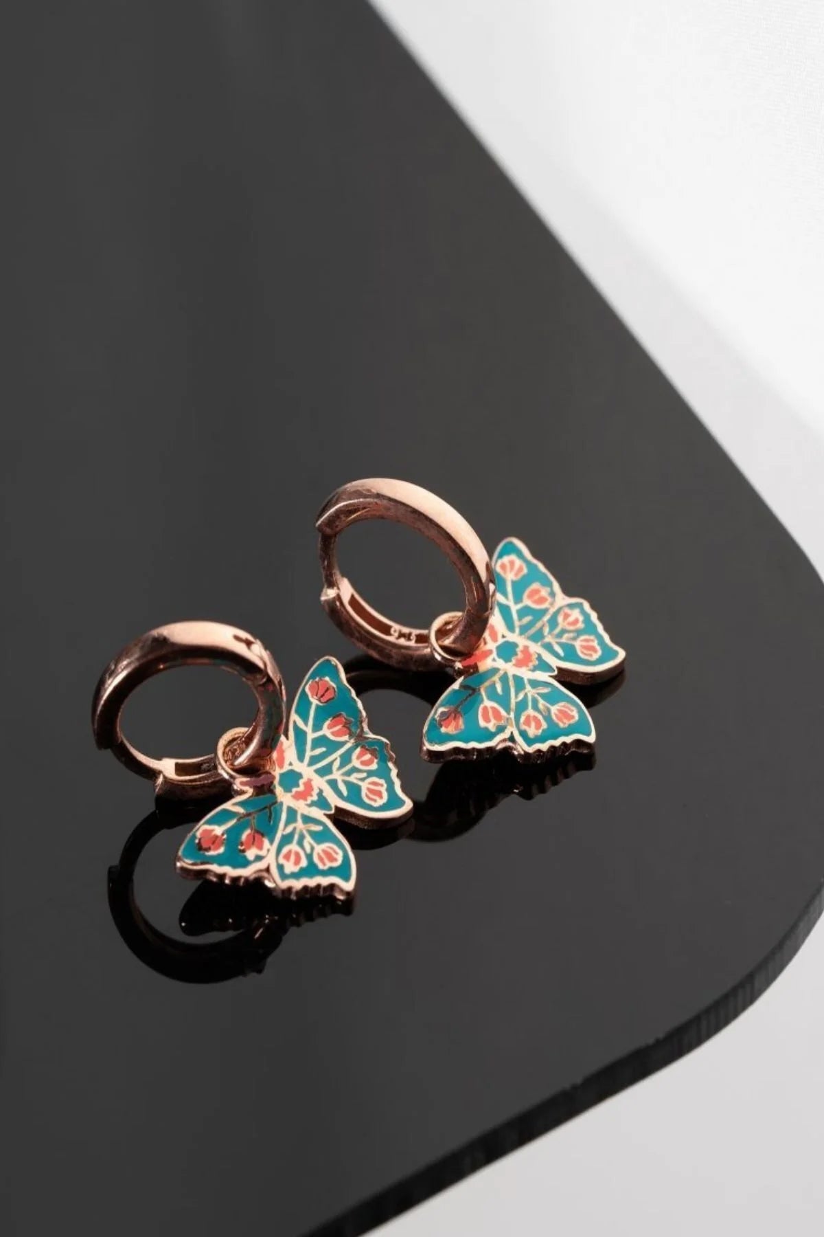Mineli Kelebek 925 Ayar Rose Kaplama Gümüş Küpe – 2