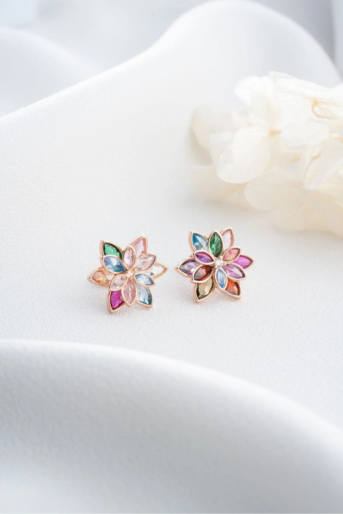 Renkli Taşlı Lotus 925 Ayar Rose Kaplama Gümüş Küpe