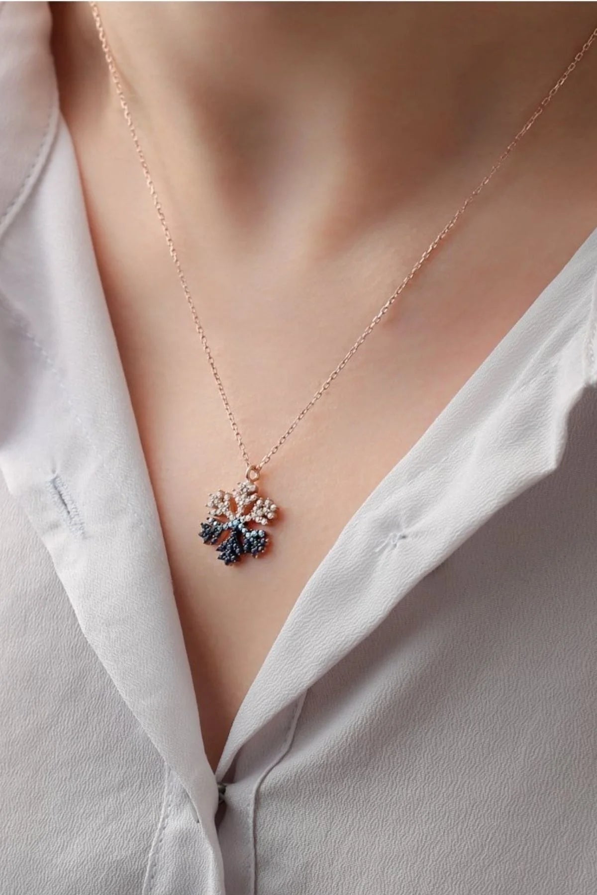 Akışlı Kar Tanesi 925 Ayar Rose Kaplama Gümüş Kolye