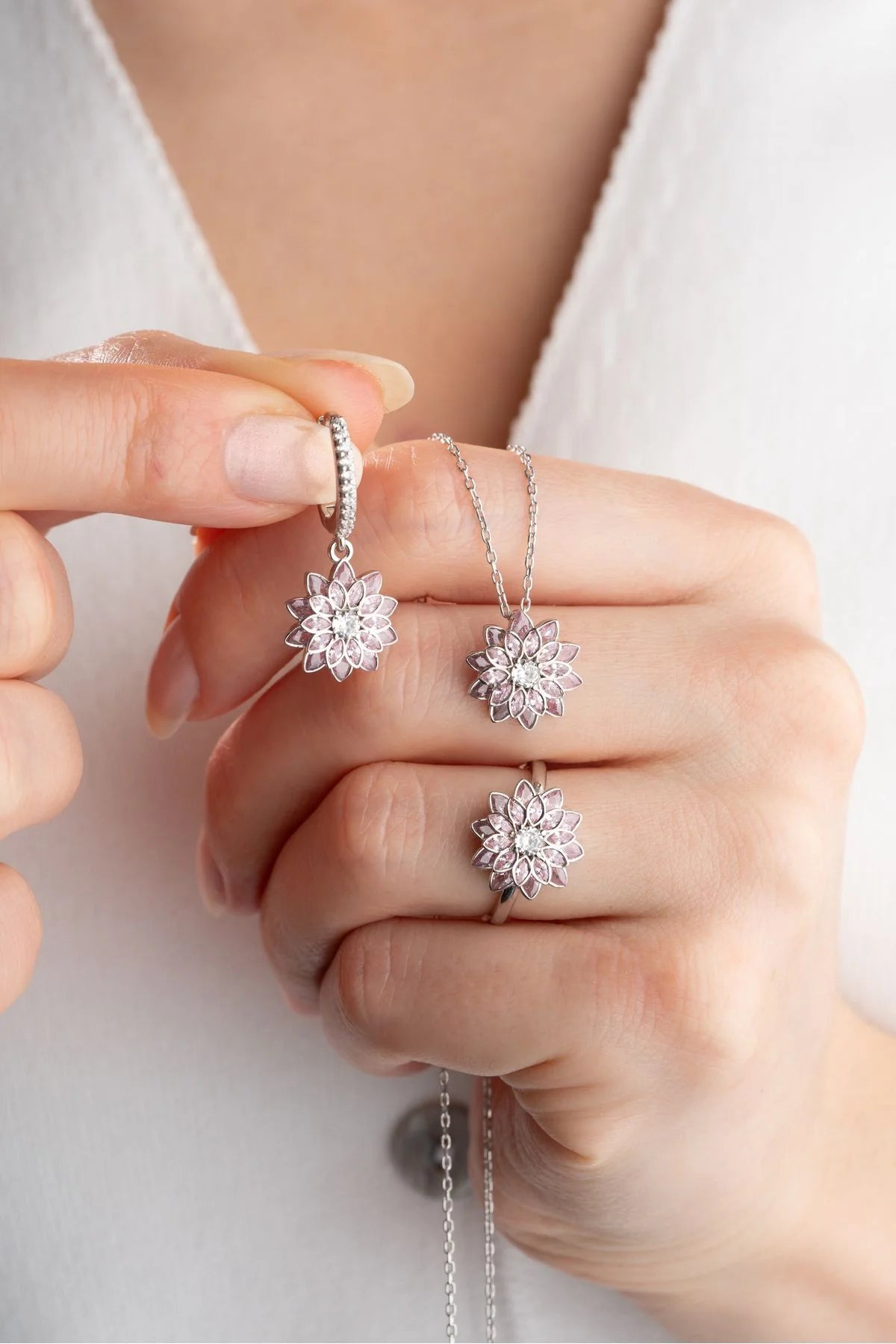 Kutulu Taşlı Lotus Çiçeği 925 Ayar Gümüş Set