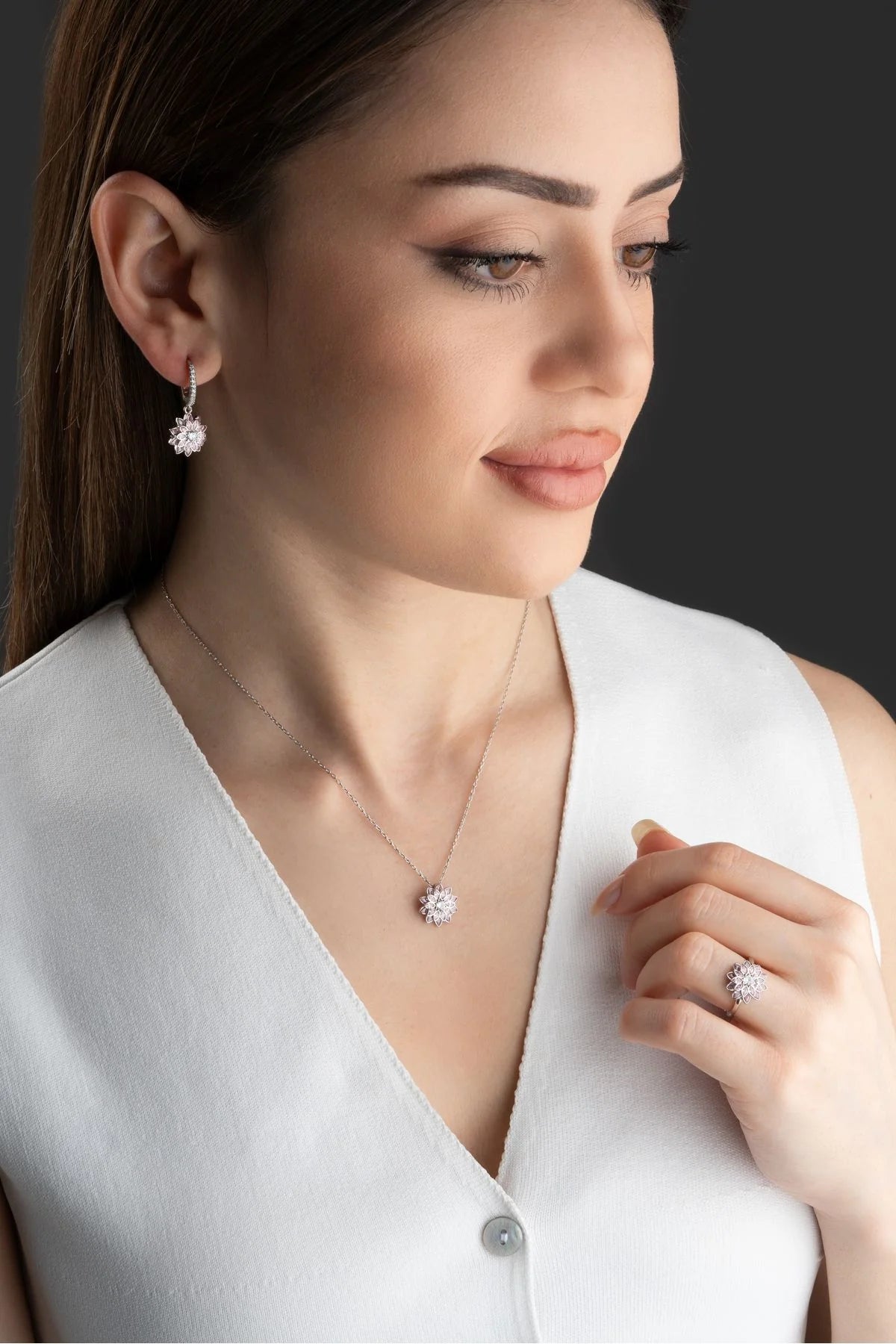 Kutulu Taşlı Lotus Çiçeği 925 Ayar Gümüş Set
