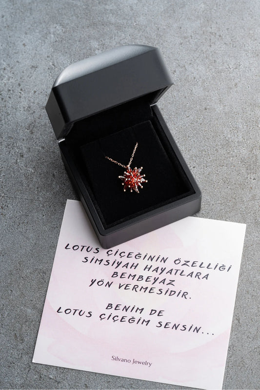 Garnet Taşlı Lotus 925 Ayar Gümüş Kolye