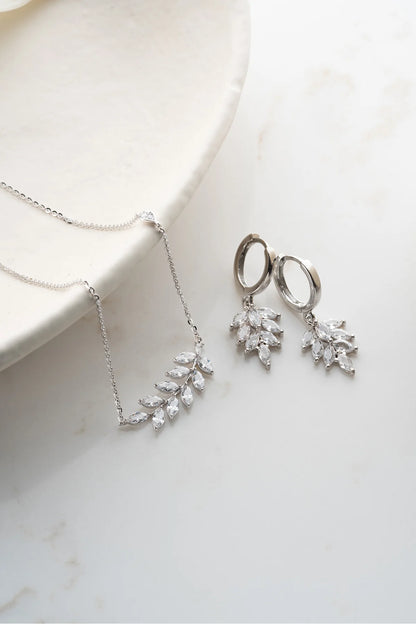 Zirkon Taşlı Yaprak 925 Ayar Gümüş Set