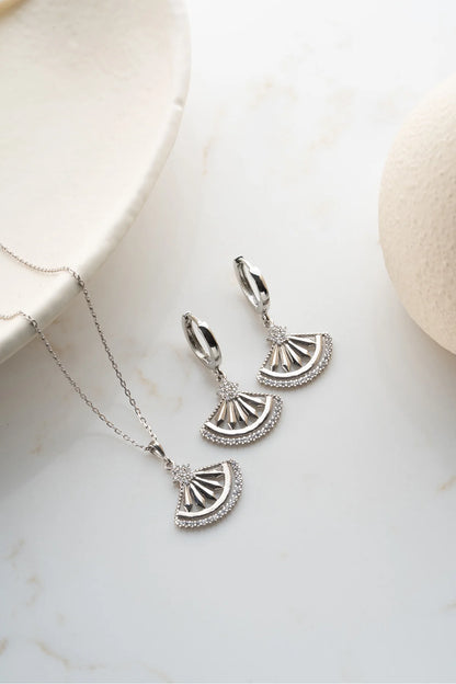 Zirkon Taşlı Yelpaze 925 Ayar Gümüş Set