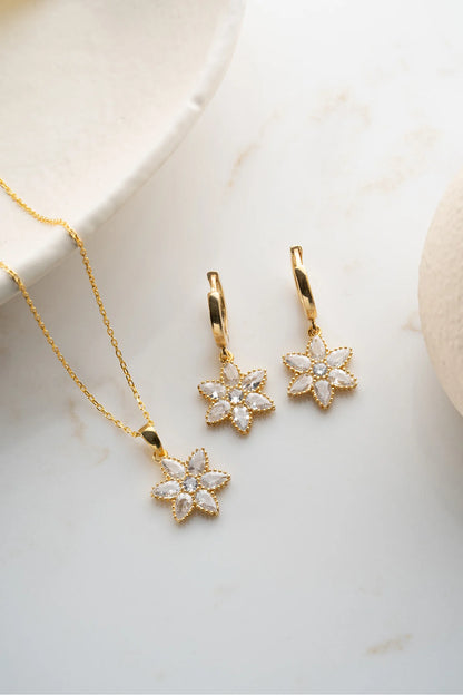 Zirkon Taşlı Lotus 925 Ayar Altın Kaplama Gümüş Set