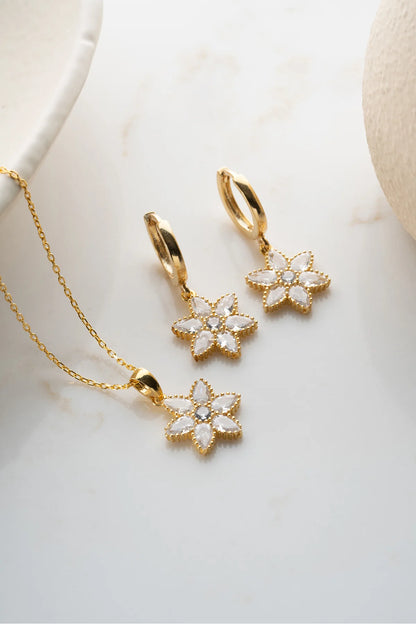 Zirkon Taşlı Lotus 925 Ayar Altın Kaplama Gümüş Set