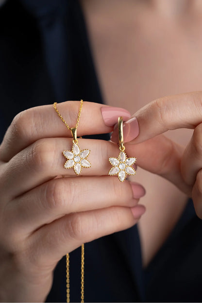 Zirkon Taşlı Lotus 925 Ayar Altın Kaplama Gümüş Set