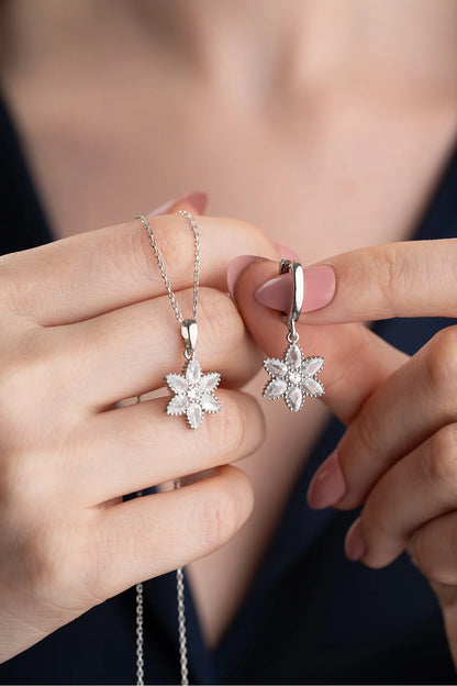 Zirkon Taşlı Lotus 925 Ayar Gümüş Set