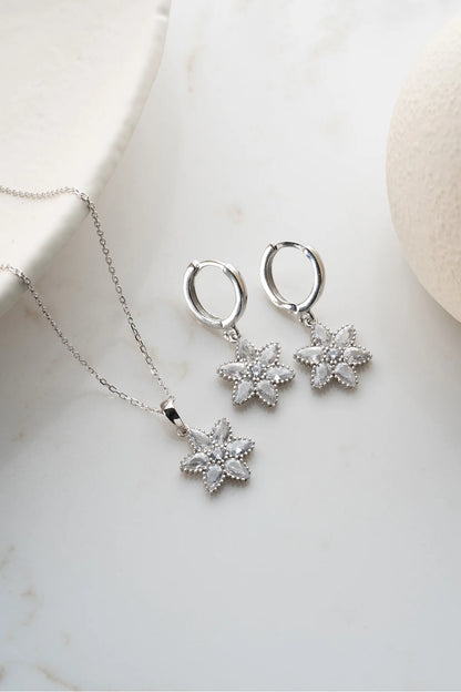Zirkon Taşlı Lotus 925 Ayar Gümüş Set