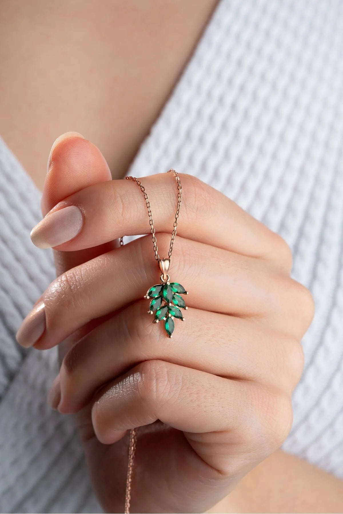 Zümrüt Yeşili Yaprak 925 Ayar Rose Kaplama Gümüş Kolye