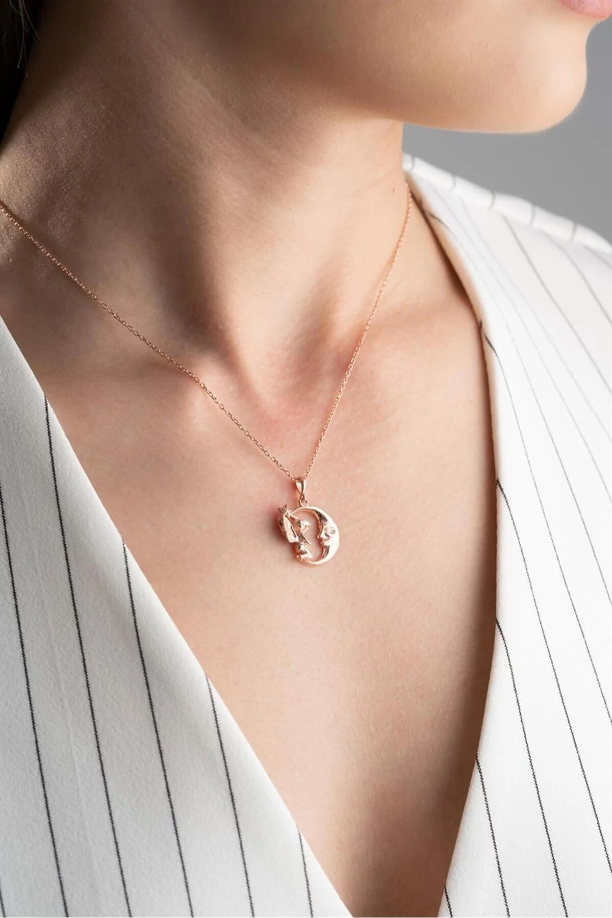 Perili Hilal 925 Ayar Rose Kaplama Gümüş Kolye