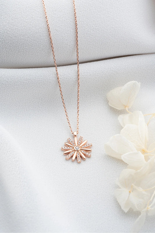 Zirkon Taşlı Çiçek 925 Ayar Rose Kaplama Gümüş Kolye