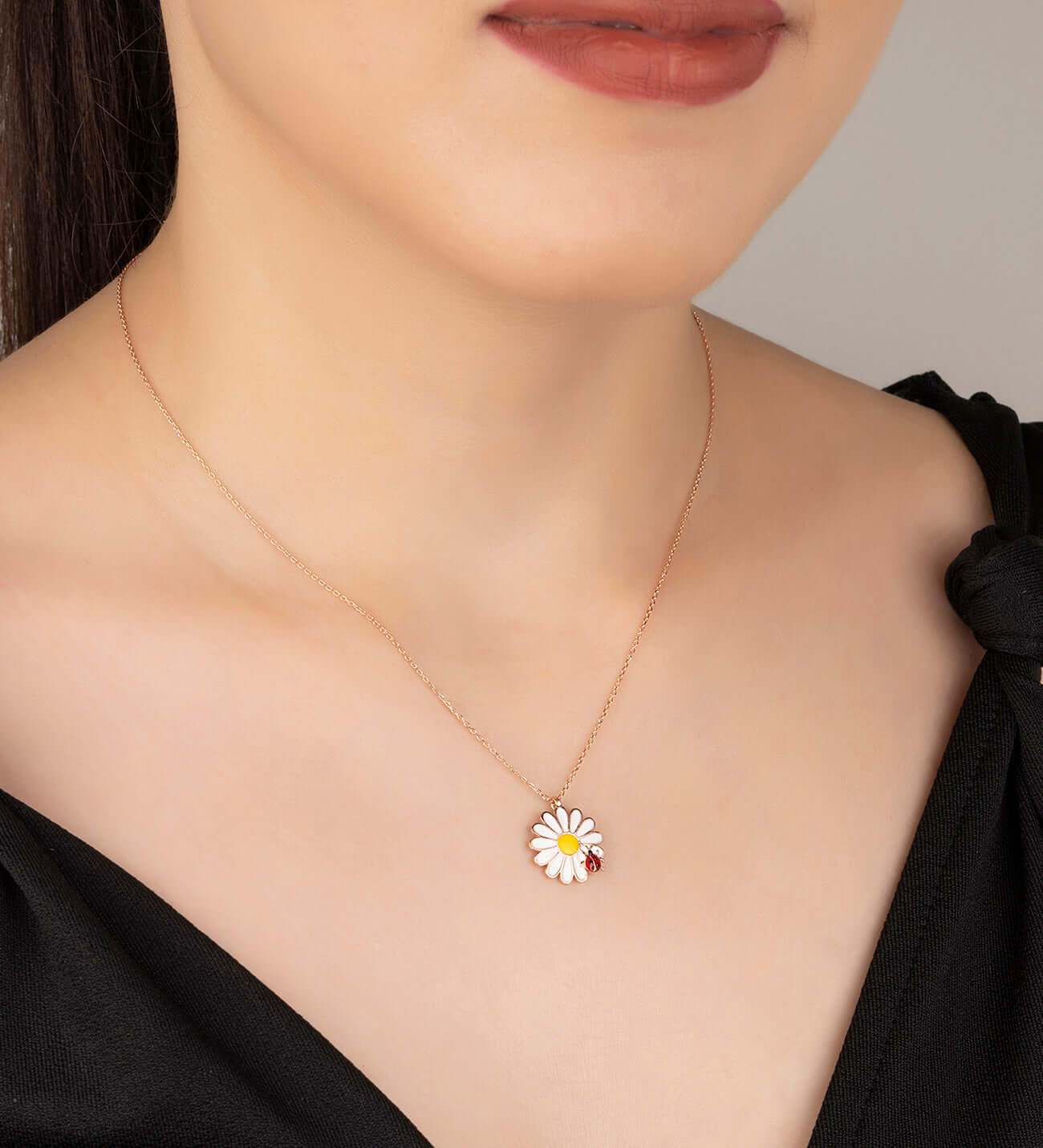 Uğur Böcekli 925 Ayar Gümüş Papatya Kolye - ÖzelSen