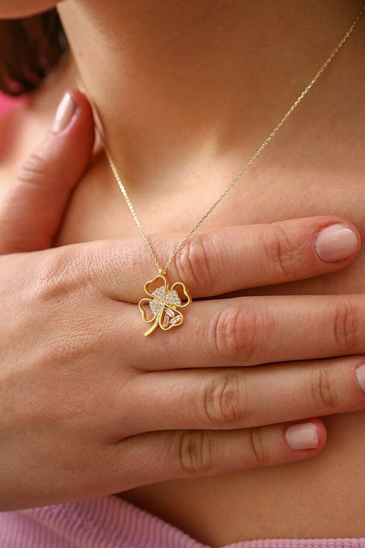 Zirkon Baget Taşlı 925 Ayar Gümüş Yonca Kolye - ÖzelSen