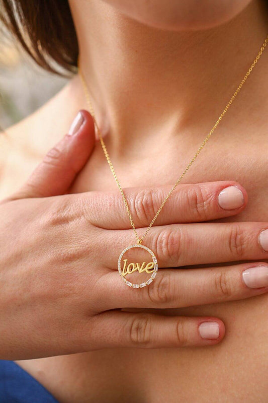 925 Ayar Gümüş Zirkon Taşlı Minimal "Love" Kolye - ÖzelSen