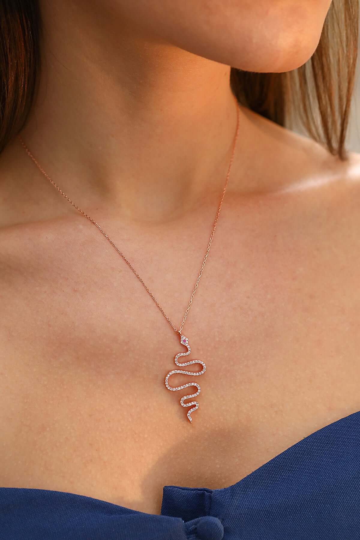 Zirkon Taşlı 925 Ayar Gümüş Yılan Kolye - ÖzelSen