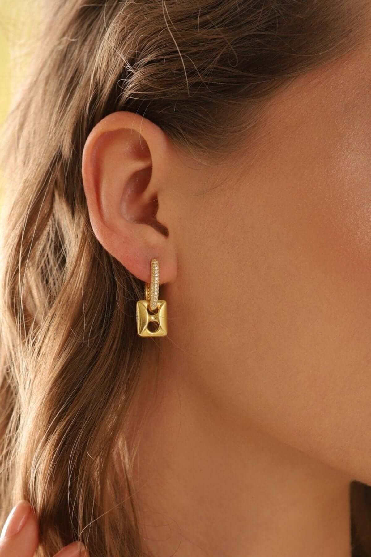 Zirkon Taşlı 925 Ayar Gümüş Halka Küpe - ÖzelSen